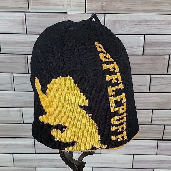 Harry Potter Hufflpuff beanie One Size - Picture 3 of 7